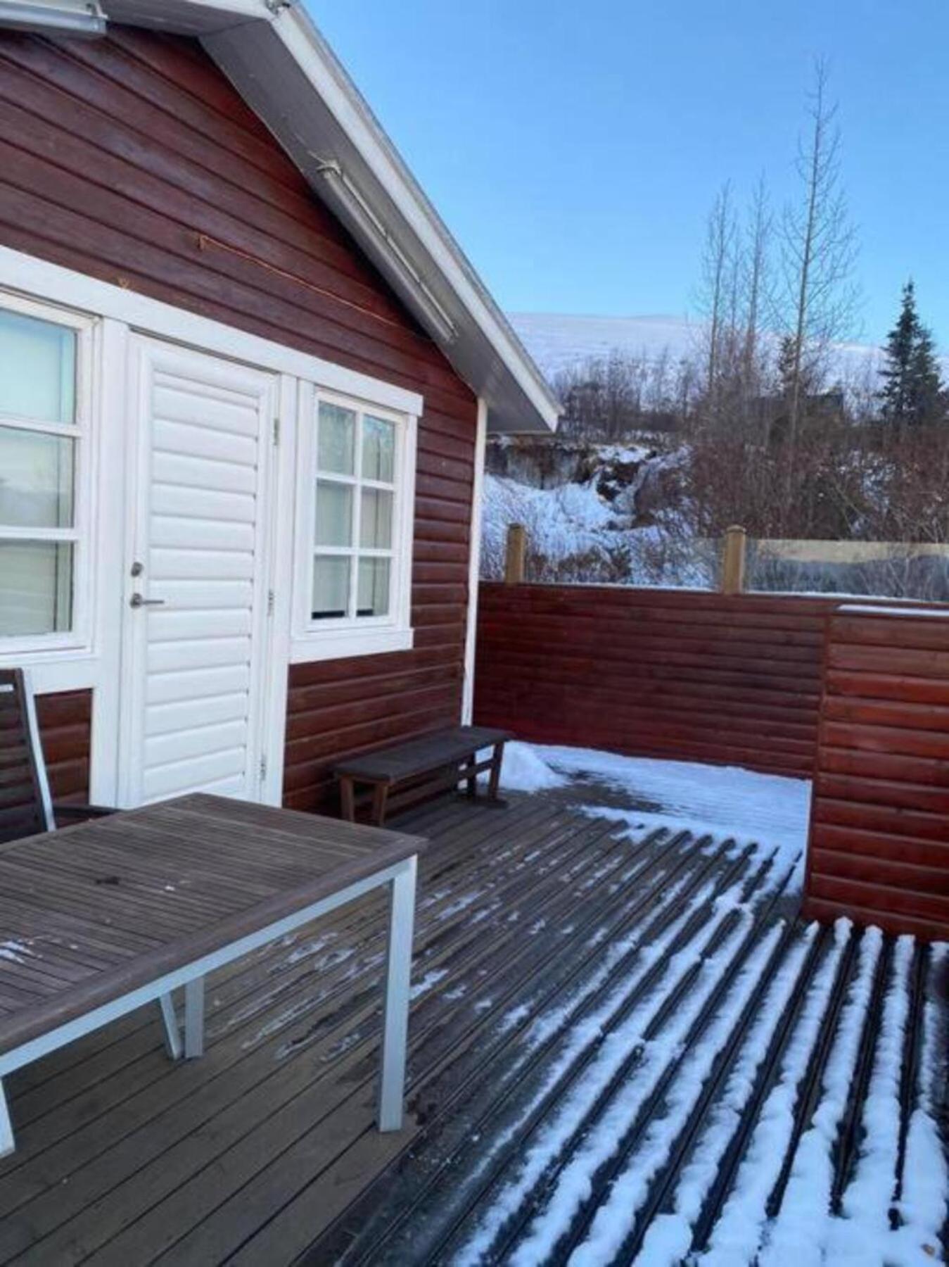Cozy 2 Bedroom Cottage With Hot Tub Akureyri Exterior foto